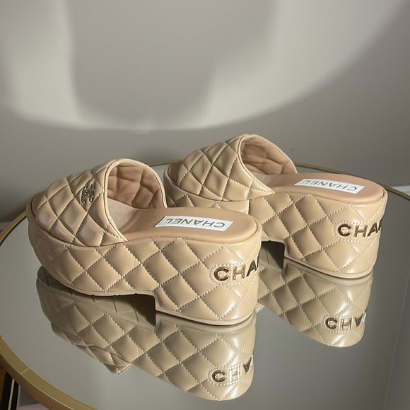 CHNEL Quilted Leather CC interlocking logo platform mules sz 36 - Picture 16 of 17